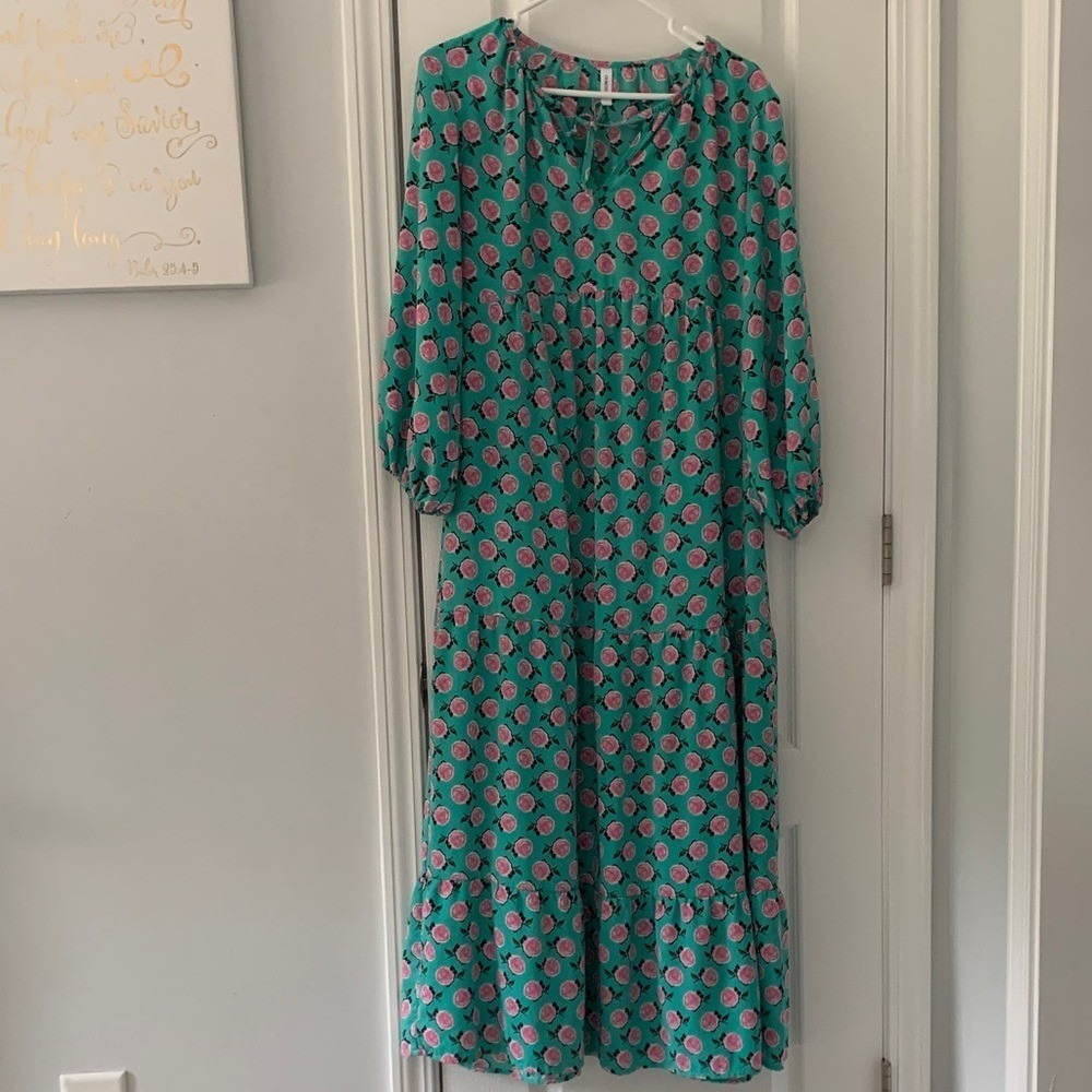 Dokotoo Women's V Neck Long Sleeve Floral Print Tiered Maxi Dress‎ Size M